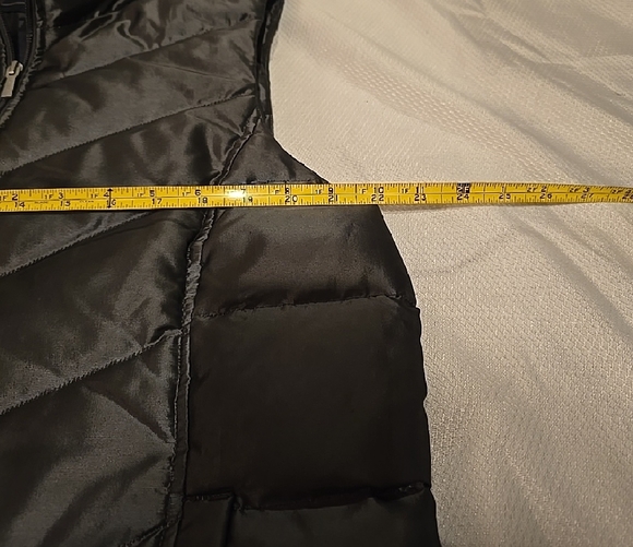 Lands' End Women's Charcoal Puffer Vest Large/Tall. - Picture 3 of 5